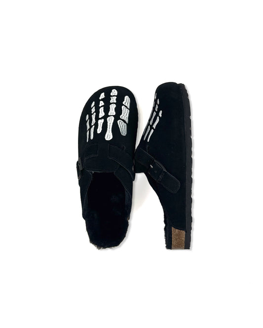 SKELLY FUR CLOGS BLACK